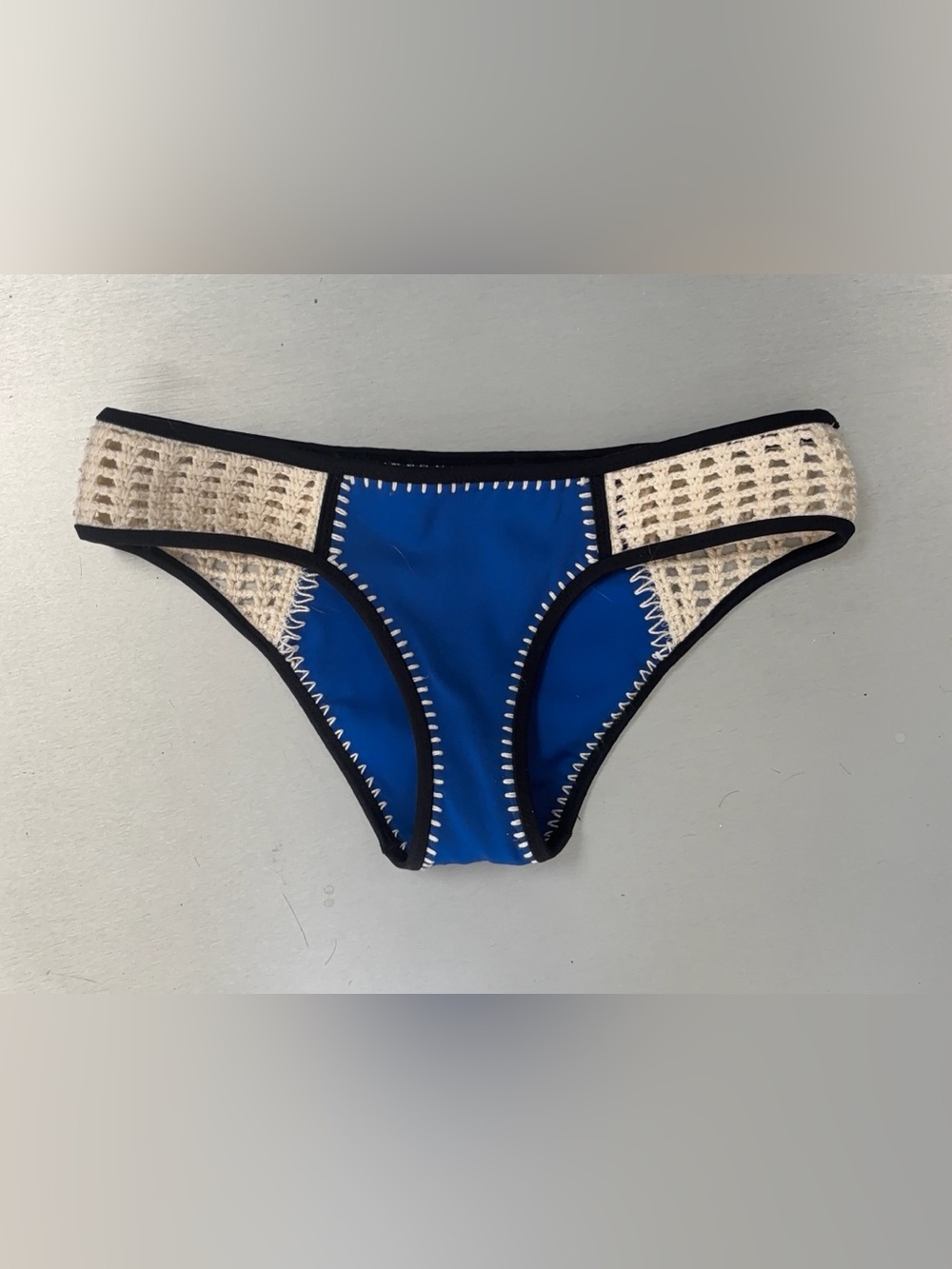 Victoria’s Secret Crochet Trim Bikini Bottoms XS